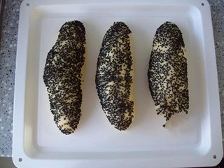 南瓜葡萄干黑芝麻割包怎么做