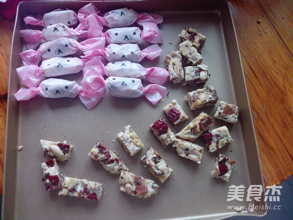 杂锦牛轧糖的做法