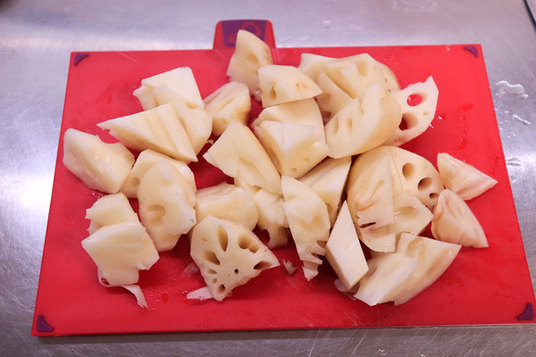 腔骨莲藕木耳汤