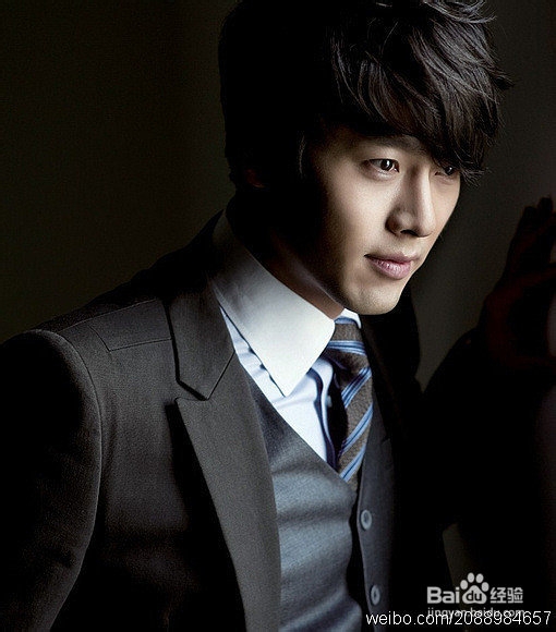 如何鉴别急性肺脓肿与细菌性肺炎