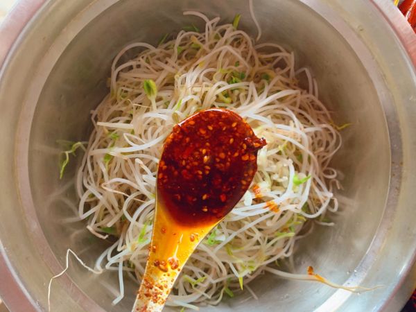 豆芽这样做好吃又下饭