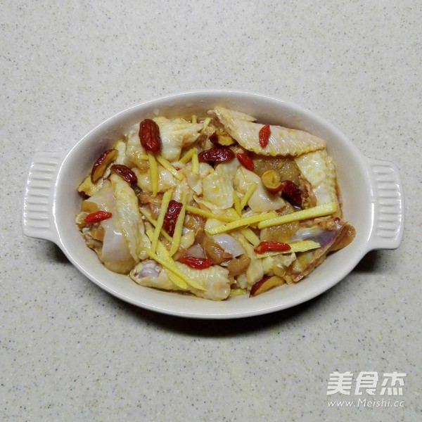 红枣枸杞蒸滑鸡