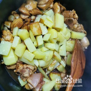 土豆烧鸡腿呦