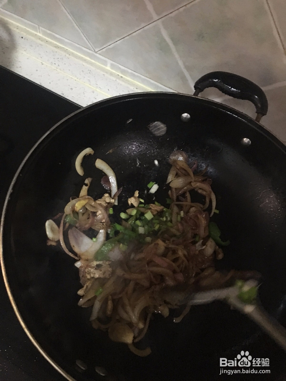 如何制作洋葱炒菜