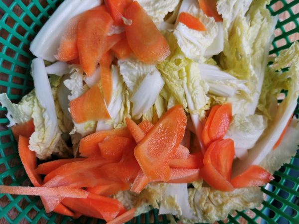 沙姜白菜粉丝煲