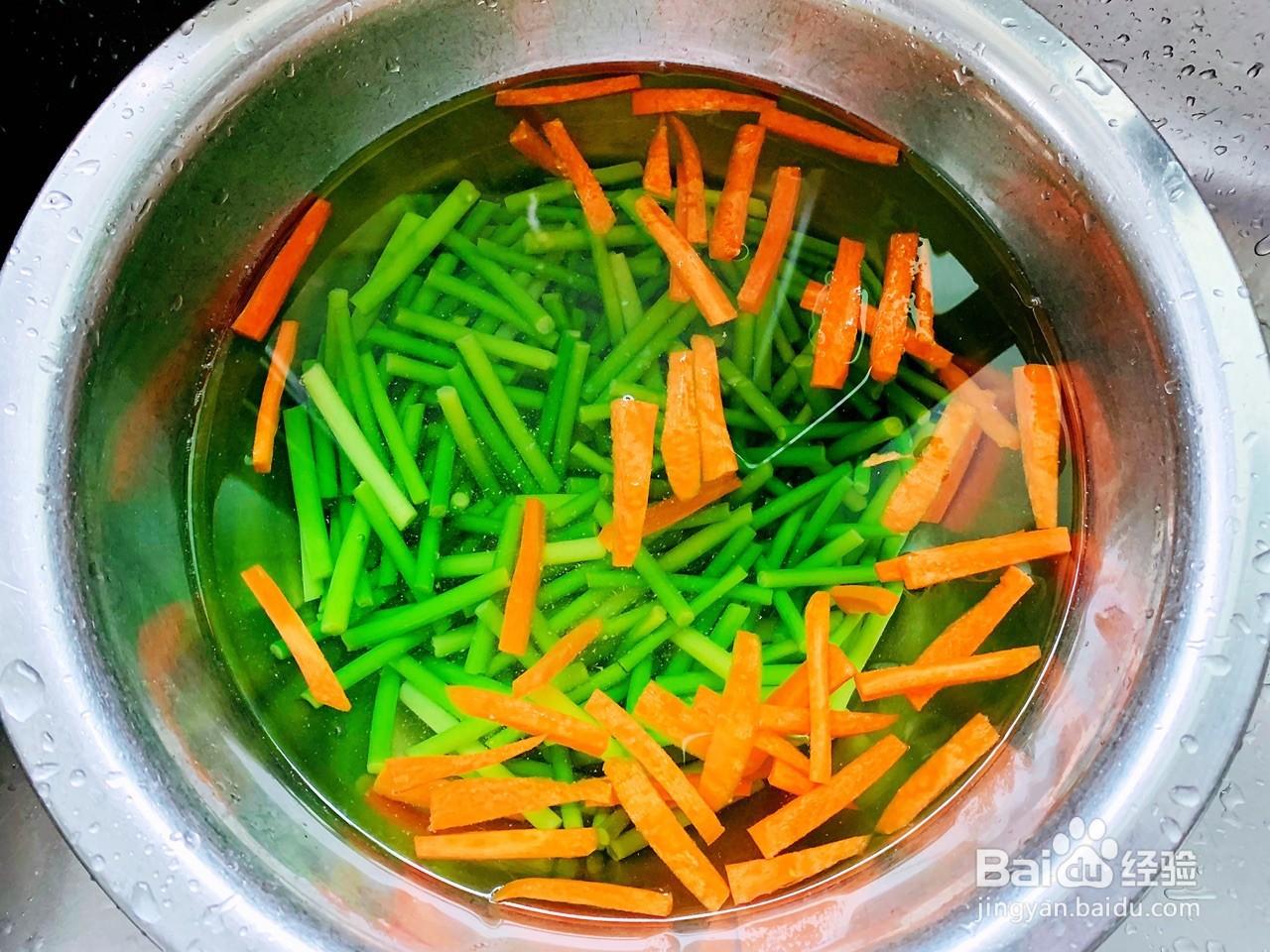 蒜苔炒腊肉的做法