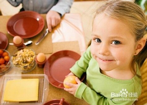 父母怎样对待吃饭狼吞虎咽或磨磨蹭蹭的孩子？