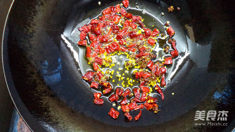 酸辣鸡丁的做法