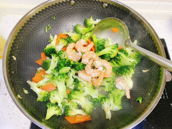 蒜蓉西兰花炒虾仁