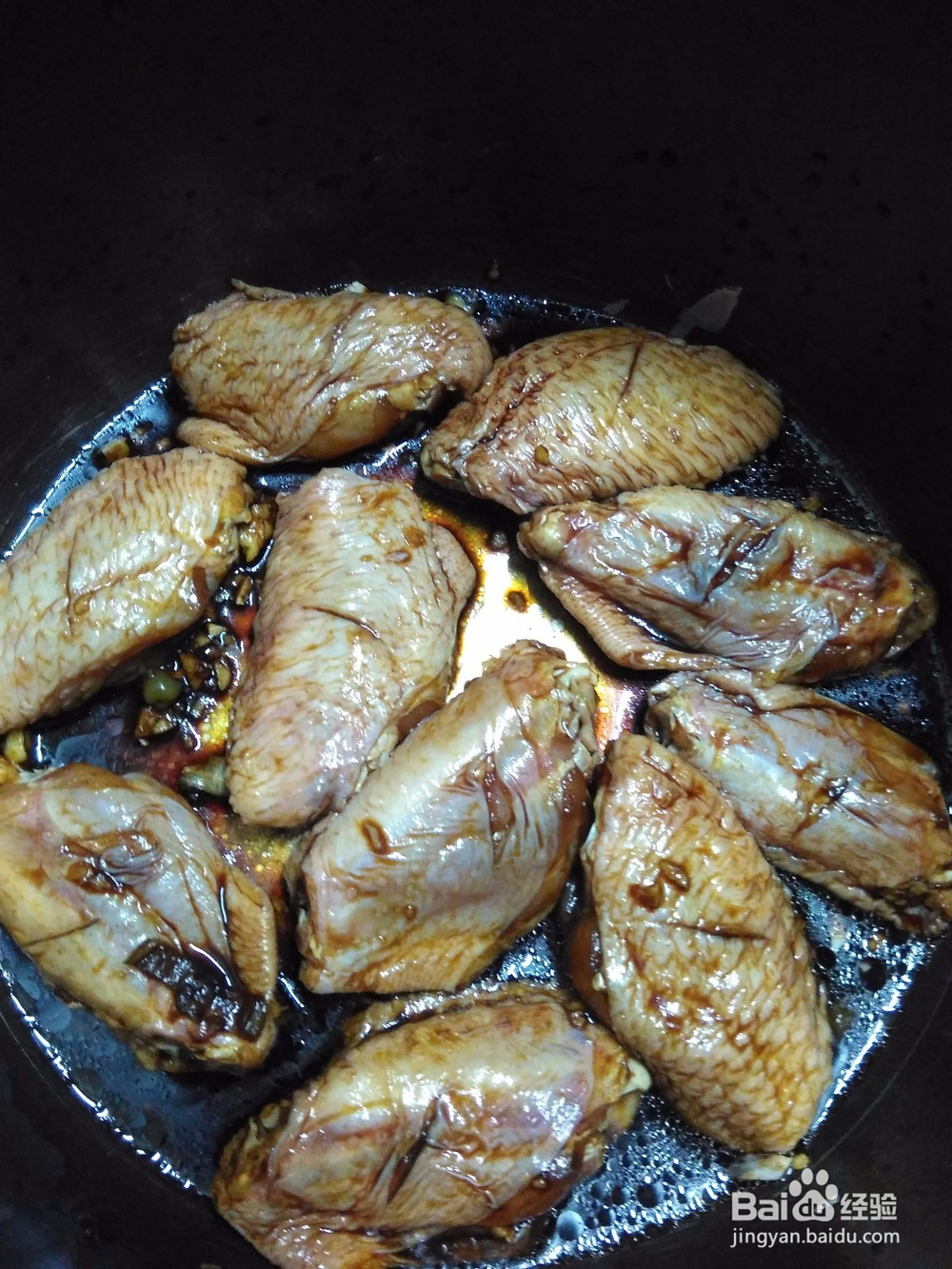 如何用电饭煲焖鸡翅
