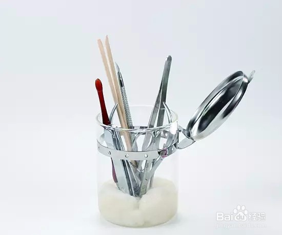 美甲工具清洁消毒的正确方法