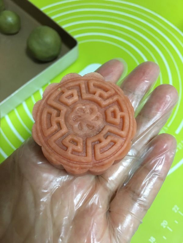 桃山皮流心月饼and桃山皮月饼