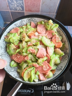 教你怎么做西葫芦炒香肠