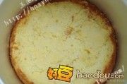 教你如何在家自制南瓜慕斯樱桃蛋糕。