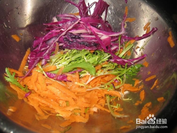 干煎三文鱼伴蔬菜沙拉