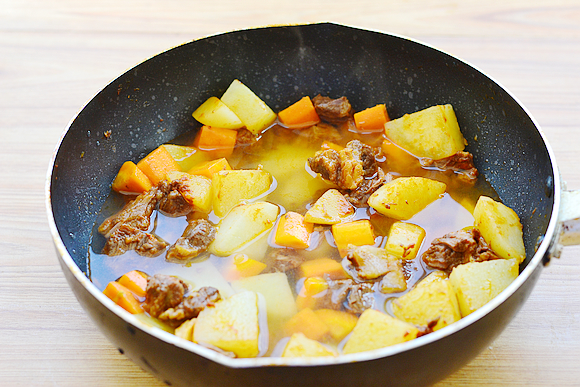 泰式红咖喱牛肉