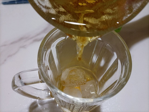 茉莉绿茶桃桃饮