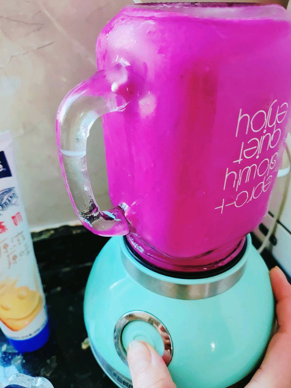 香甜火龙果奶昔