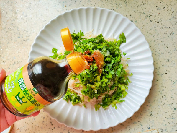 凉拌香菜金针菇