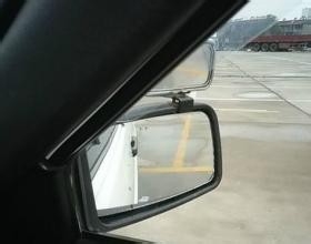 昂克赛拉倒车入库技巧