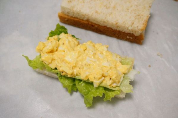 鸡蛋沙拉三明治便当