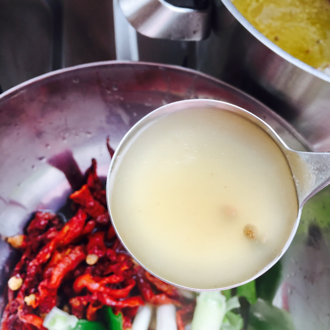 正宗新疆椒麻鸡的做法，妈妈们学会了吗？