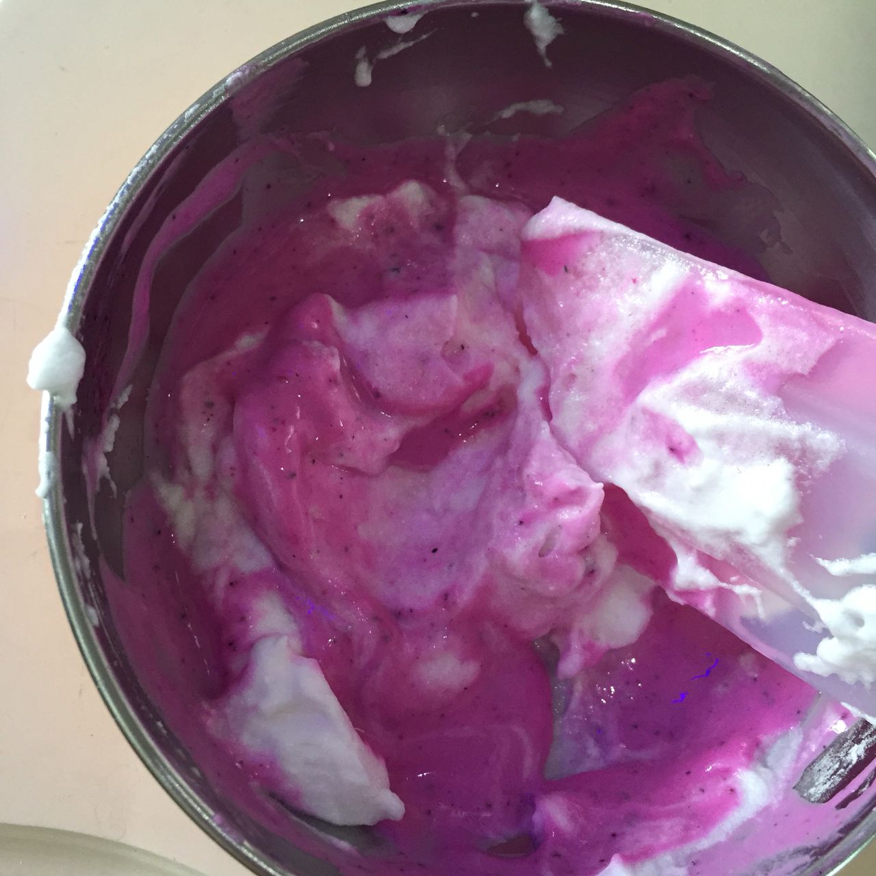 教你如何做出好吃的火龙果溶豆，一学就会哦。