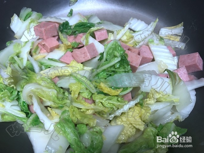快手菜白菜炒午餐肉