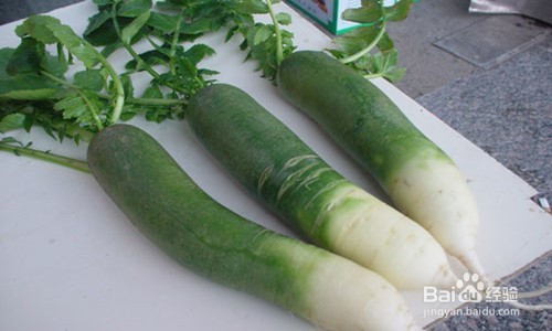 怎样使用萝卜片缓解胃部不适?