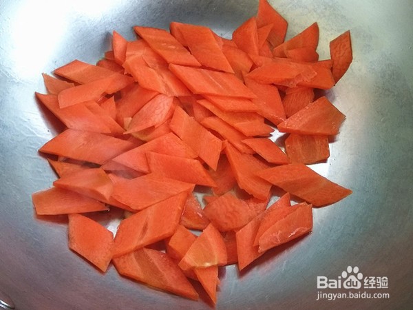 如何制作平菇炒胡萝卜