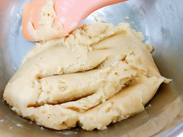 广式纯白莲蓉蛋黄月饼