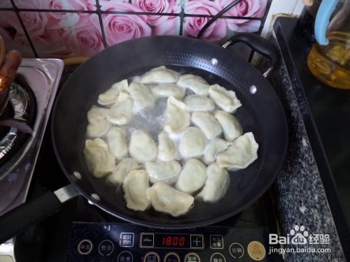 家常美味韭菜鸡蛋饺子