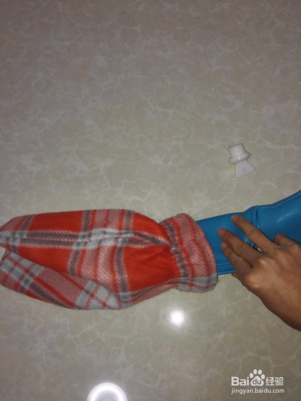 塑胶热水袋怎么使用