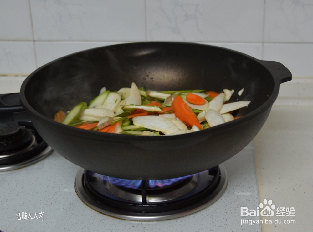 系列美食：[43]鸡腿菇炒芦笋