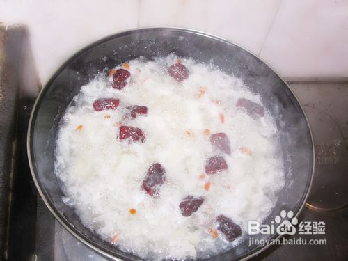 雪梨银耳汤的做法