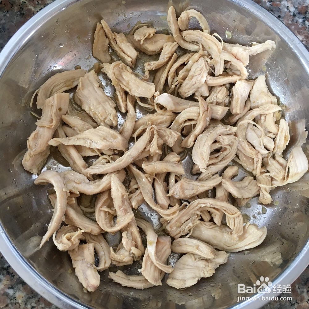 吃剩的咸菜和鸡肉丝怎么做成凉拌？