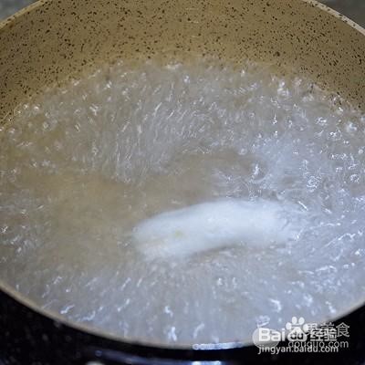 咸蛋黄炒年糕的做法