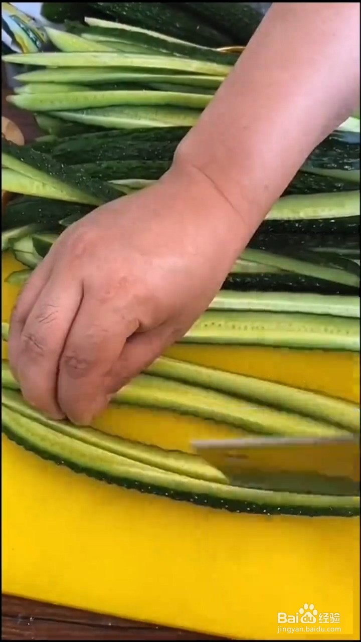 如何制作酱油黄瓜泡菜