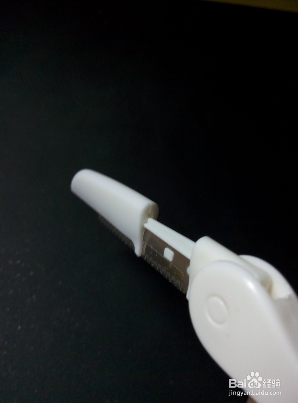 简易修眉刀如何换刀片