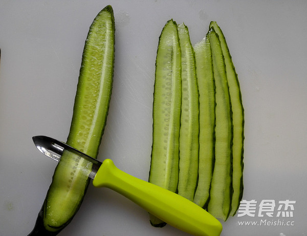 鸡汁黄瓜金针菇