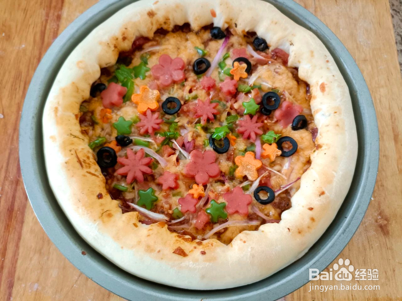 香肠卷边披萨的做法