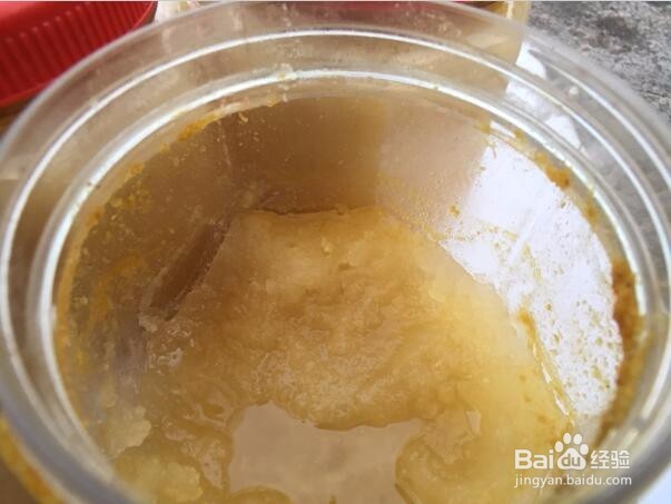 蜂蜜表面有一层白色泡沫且有酸味是什么情况