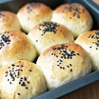 不点外卖176--奶香芝麻小餐包