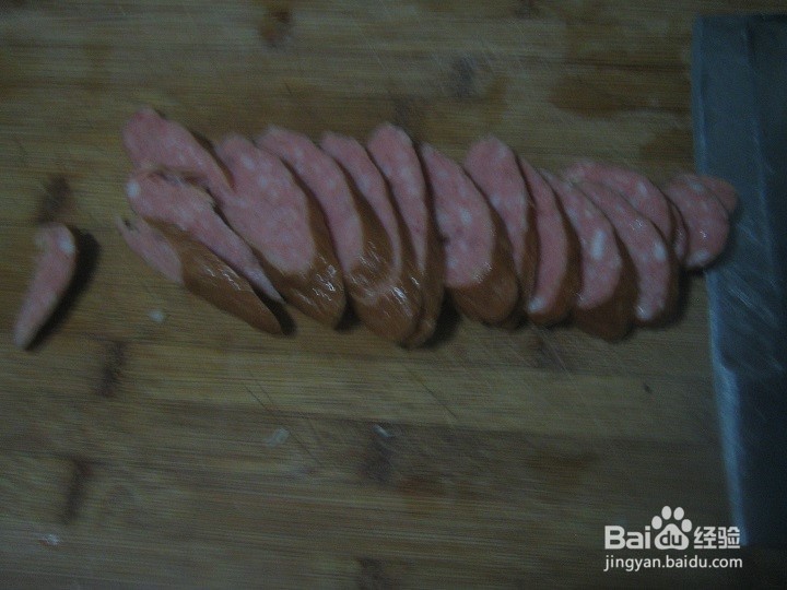 <b>怎样做好肉肠薄片的备料</b>