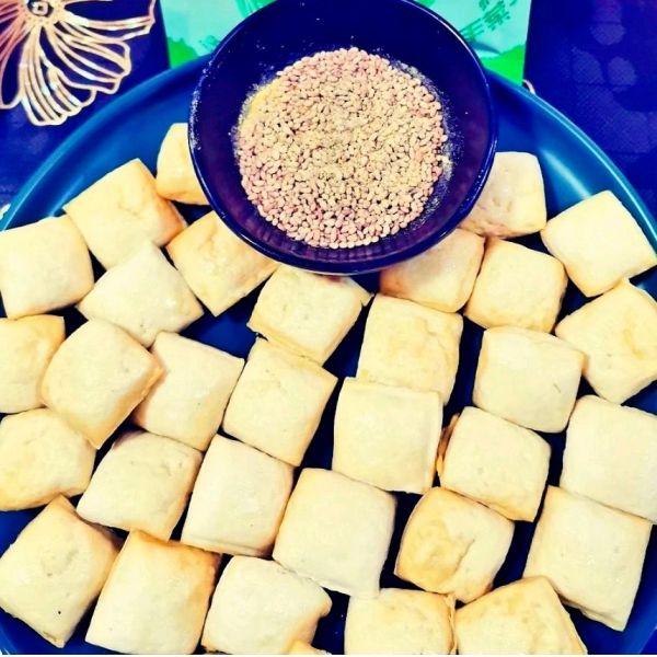 椒盐爆浆云南石屏豆腐