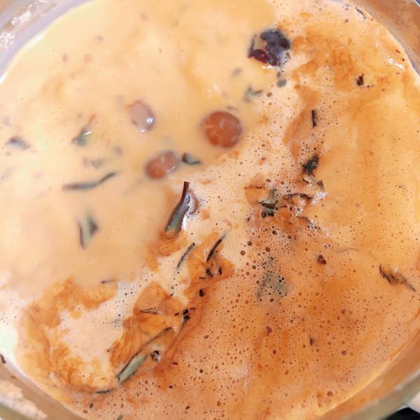 桂圆红枣生椰奶茶