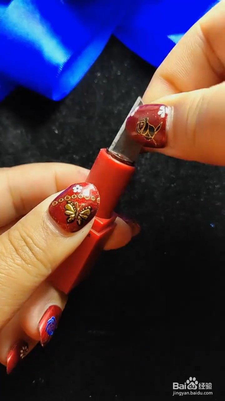 如何利用口红制作刮刀