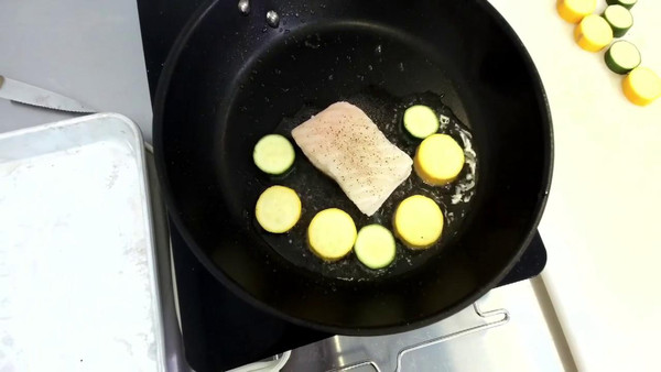 香煎加拿大大比目鱼排