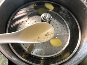 凉拌酸辣虾的做法