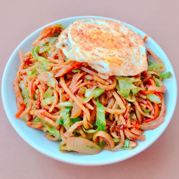 卷心菜炒饼盖蛋